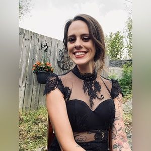 Meet your Posher, Becca